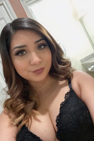 T’es du genre à tout plaquer pour une virée improvisée vers l’inconnu avec moi ce weekend ? Samira - rencontre-Beurette-Abbeville