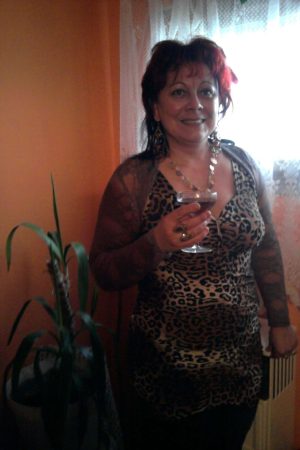 Horaires de nuit = frustrée H24 Patricia - rencontre-Cougar-Angers