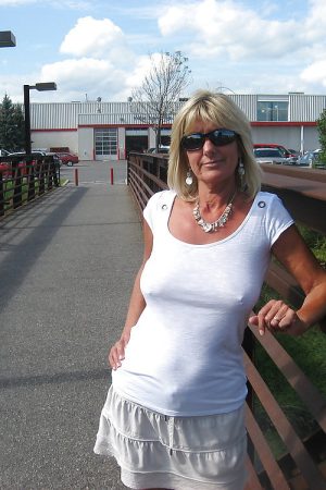 54 ans, pas 21 mais tu m’oublieras pas. Élodie - rencontre-MILF-Villeurbanne