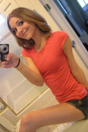 Baise sans pudeur à Villeurbanne Ludivine - rencontre-Teen-Villeurbanne