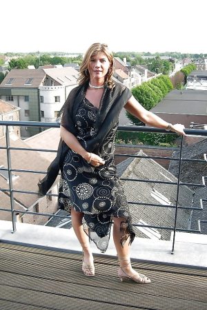 Si tu aimes les gens bien foutus Lilou - rencontre-Cougar-Rennes