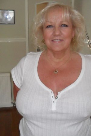 Cherche un homme aventureux Liliane - rencontre-Cougar-Toulouse