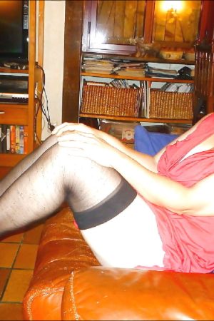 Sous une pluie bienvenue Salomé - rencontre-MILF-Lyon