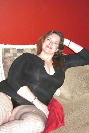 Pas de chichis, un plan direct sans blabla Louna - rencontre-Ronde-Dijon