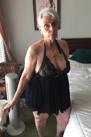 Envie d’un bon verre de vin et de parler? Marie-Thérèse - rencontre-Cougar-Sarcelles