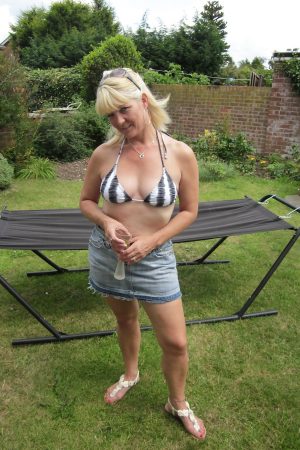 Églantine - rencontre-MILF-Istres