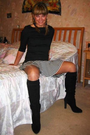 Kenza - rencontre-Milf-Vaulx-en-Velin
